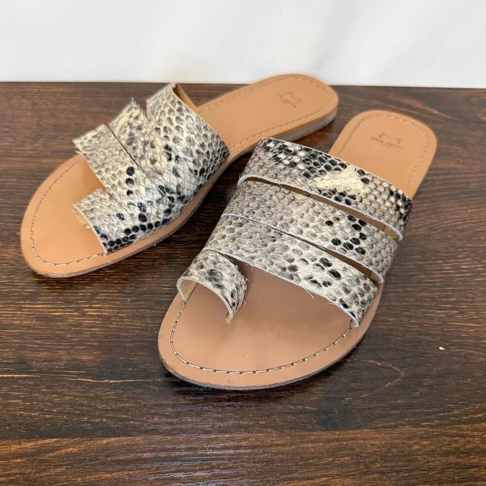 Marc Fisher snakeskin print slide size 8.5